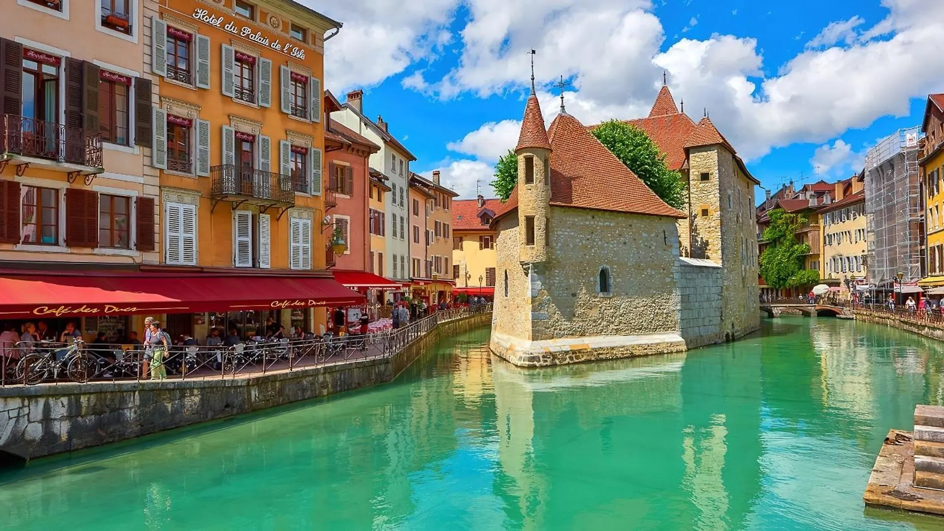 La Plume classé 3 étoiles vue Lac avec parking Annecy