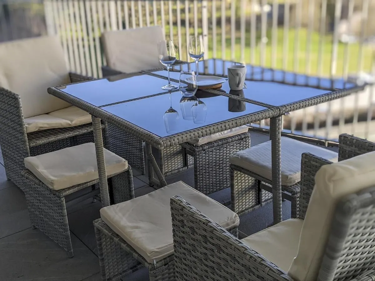 Apartment La Plume Vue Lac 3 Etoiles - Garage Prive, Secteur Recherche, Moderne & Tout Equipe, 6 Personnes Annecy