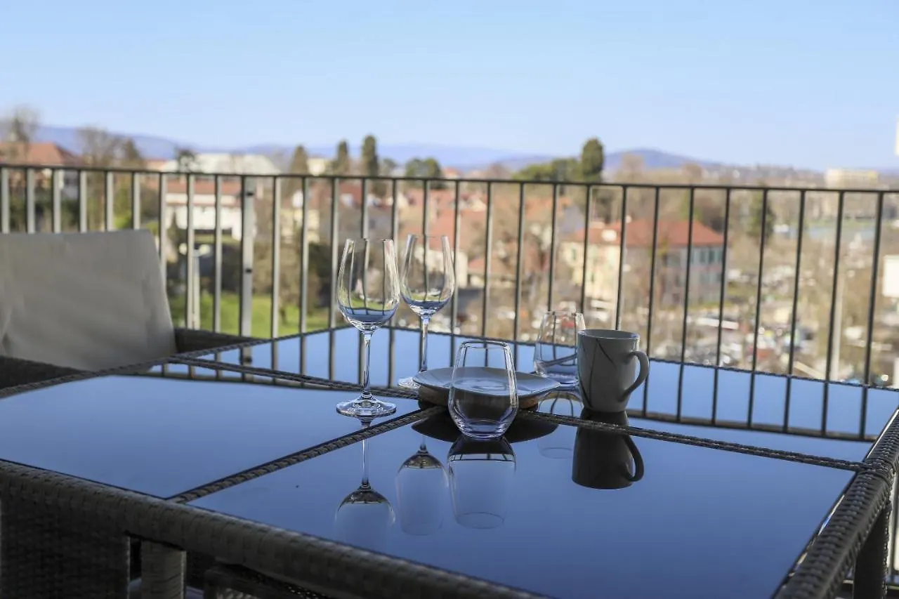 Apartment La Plume Vue Lac 3 Etoiles - Garage Prive, Secteur Recherche, Moderne & Tout Equipe, 6 Personnes Annecy